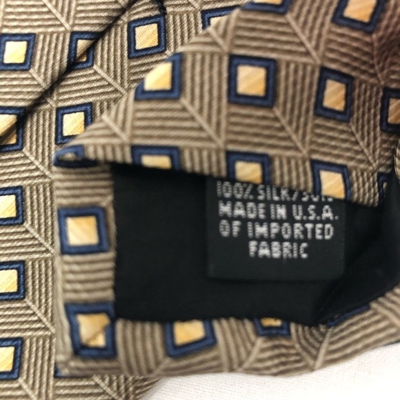 Jos A Bank Mens Tie, Tan Silk - Picture 4 of 5